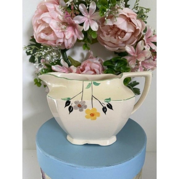 Royal Ivory John Maddock & Sons Creamer - Picture 10 of 12